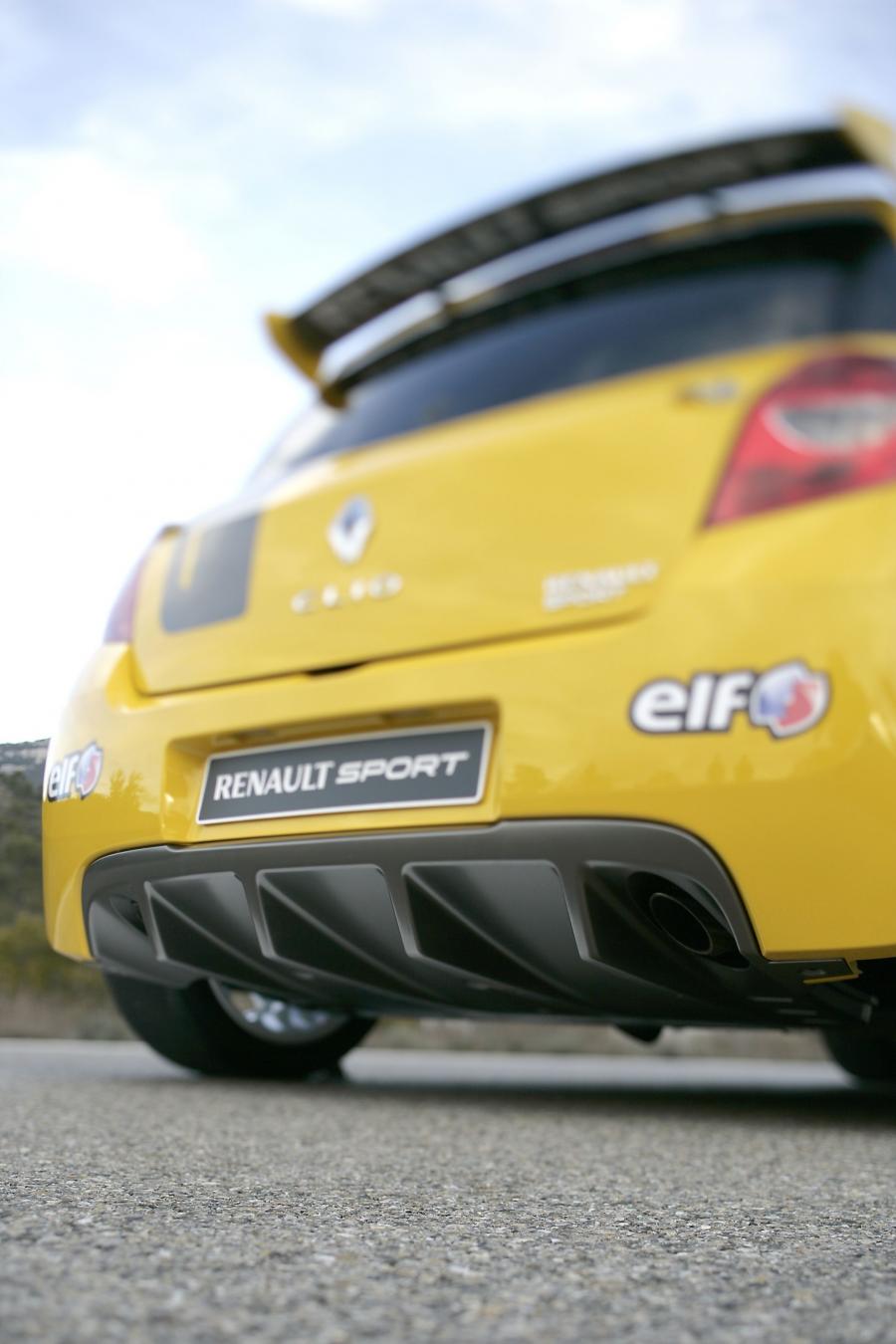 Renault Clio R.S. 2.0 16V 2006 года  (фото 59 из 125)